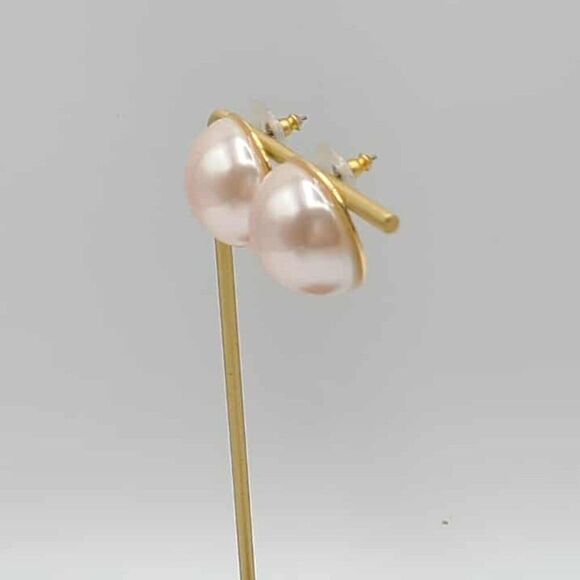 J Crew Classic Large Faux Mabe Pearl Stud Earrings - Picture 5 of 9
